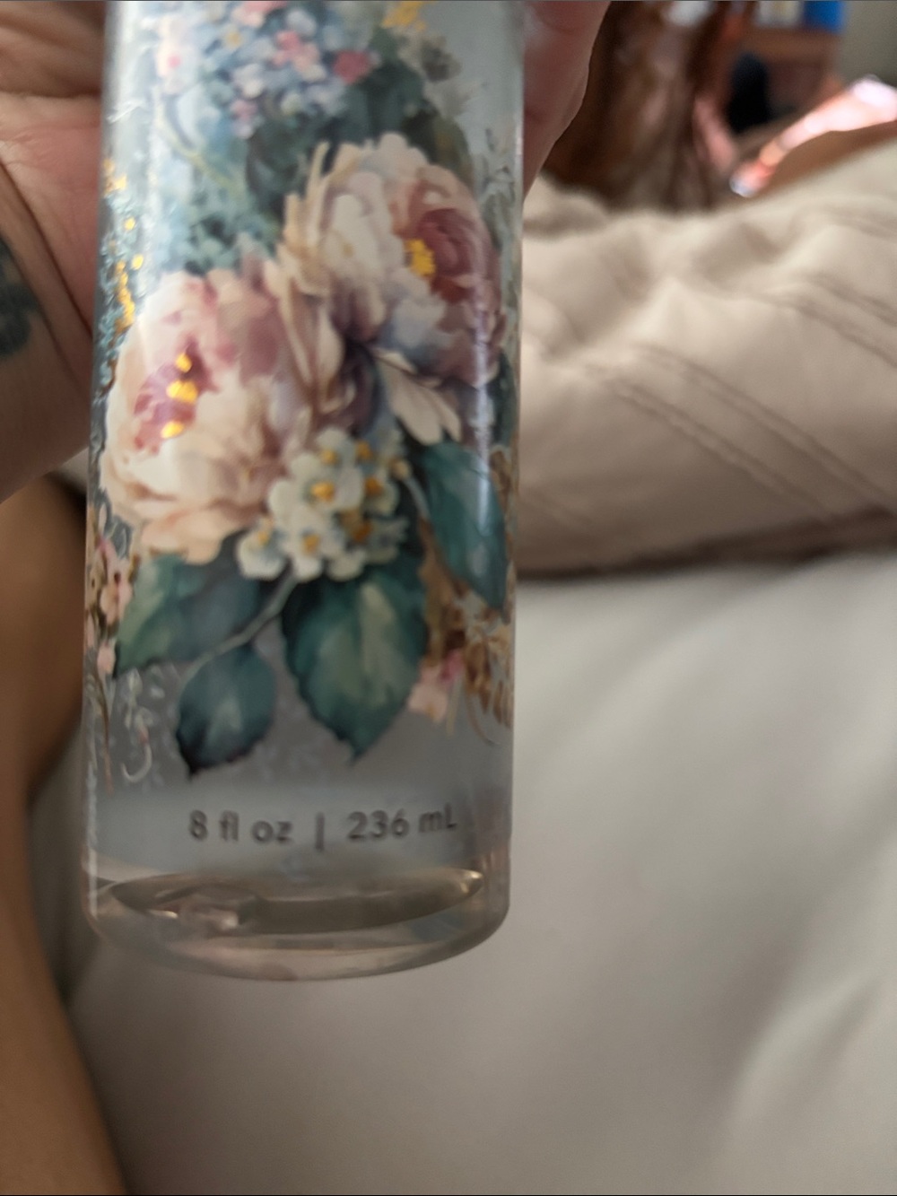 Bath & Body Works Dressed in White Mist - Powder Blue with Pink Floral - Picture 4 of 4